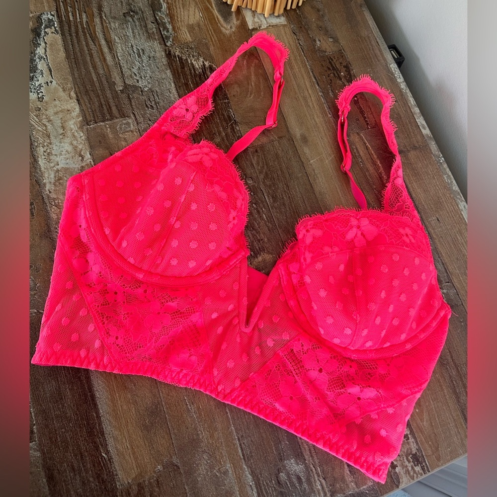 Victoria’s Secret 34B